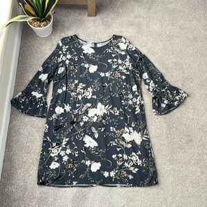 Old Navy Size XL Gray Floral Dress with butterfly sparrow gray cream green